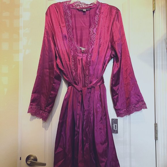 Morgan Taylor Other - Morgan Taylor Intimates-2 PC. Nightgown LG & Robe XL-Lace/Diamond/Sparkle-NWT